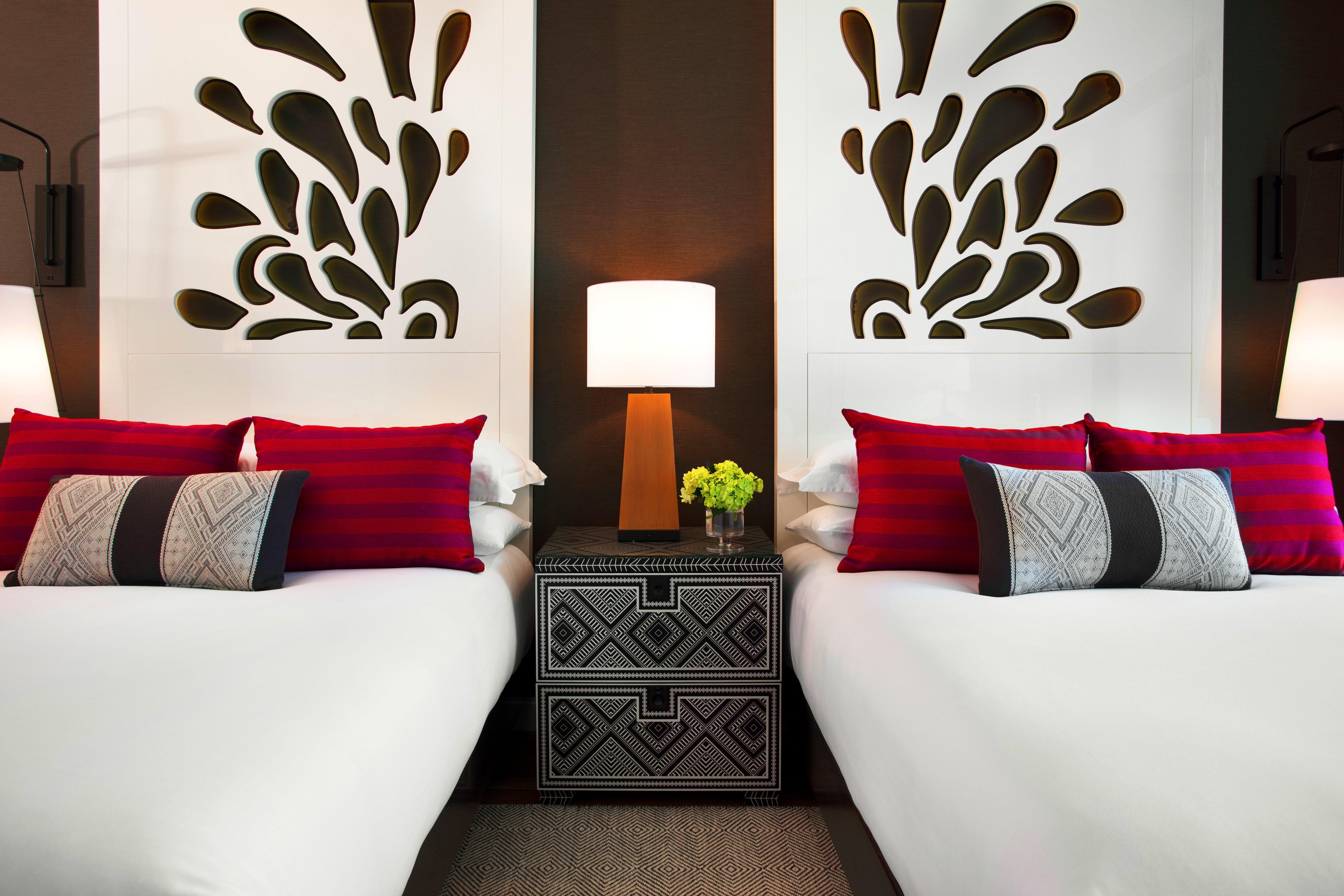 Kimpton Seafire Resort + Spa By Ihg West Bay Exterior photo