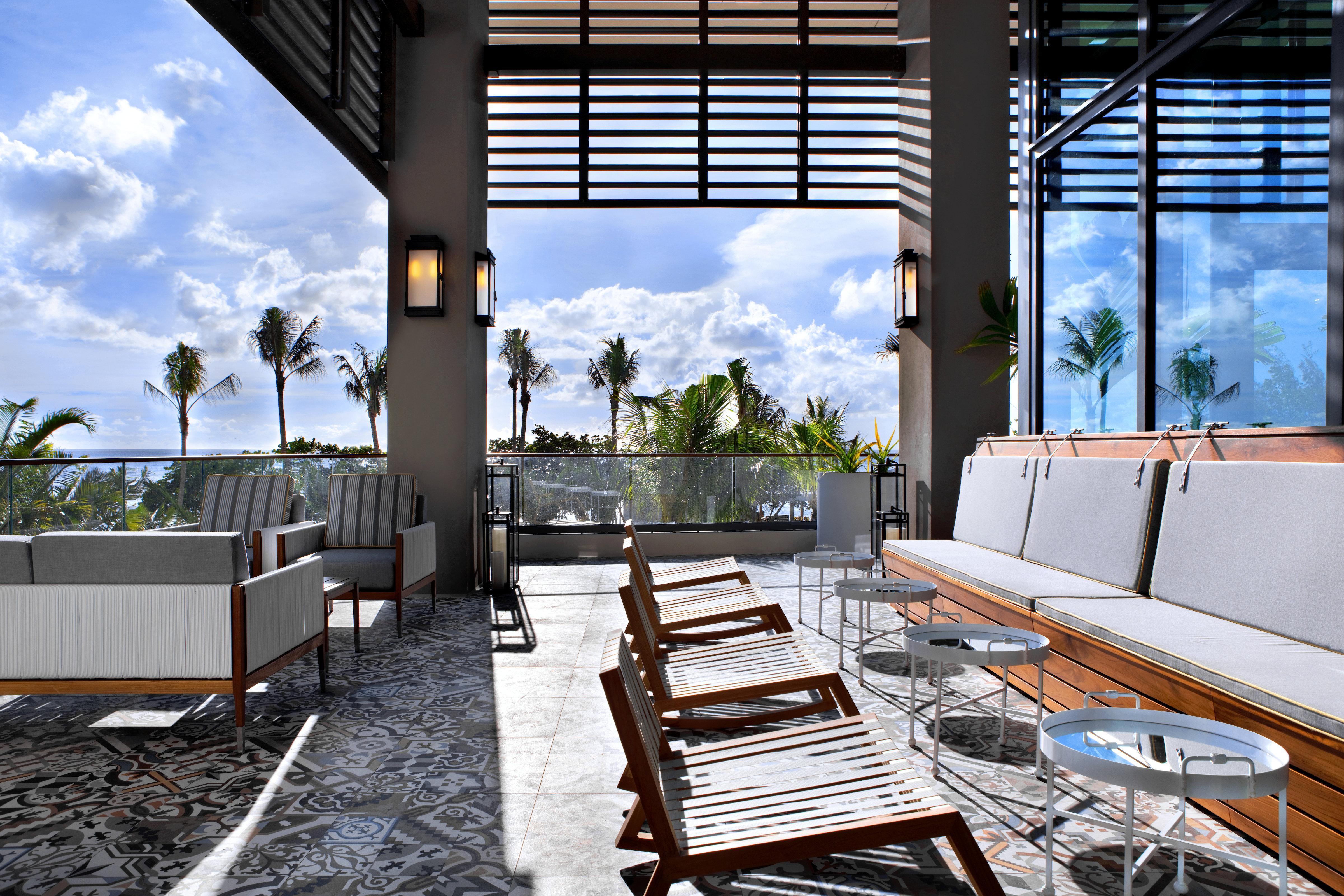 Kimpton Seafire Resort + Spa By Ihg West Bay Exterior photo
