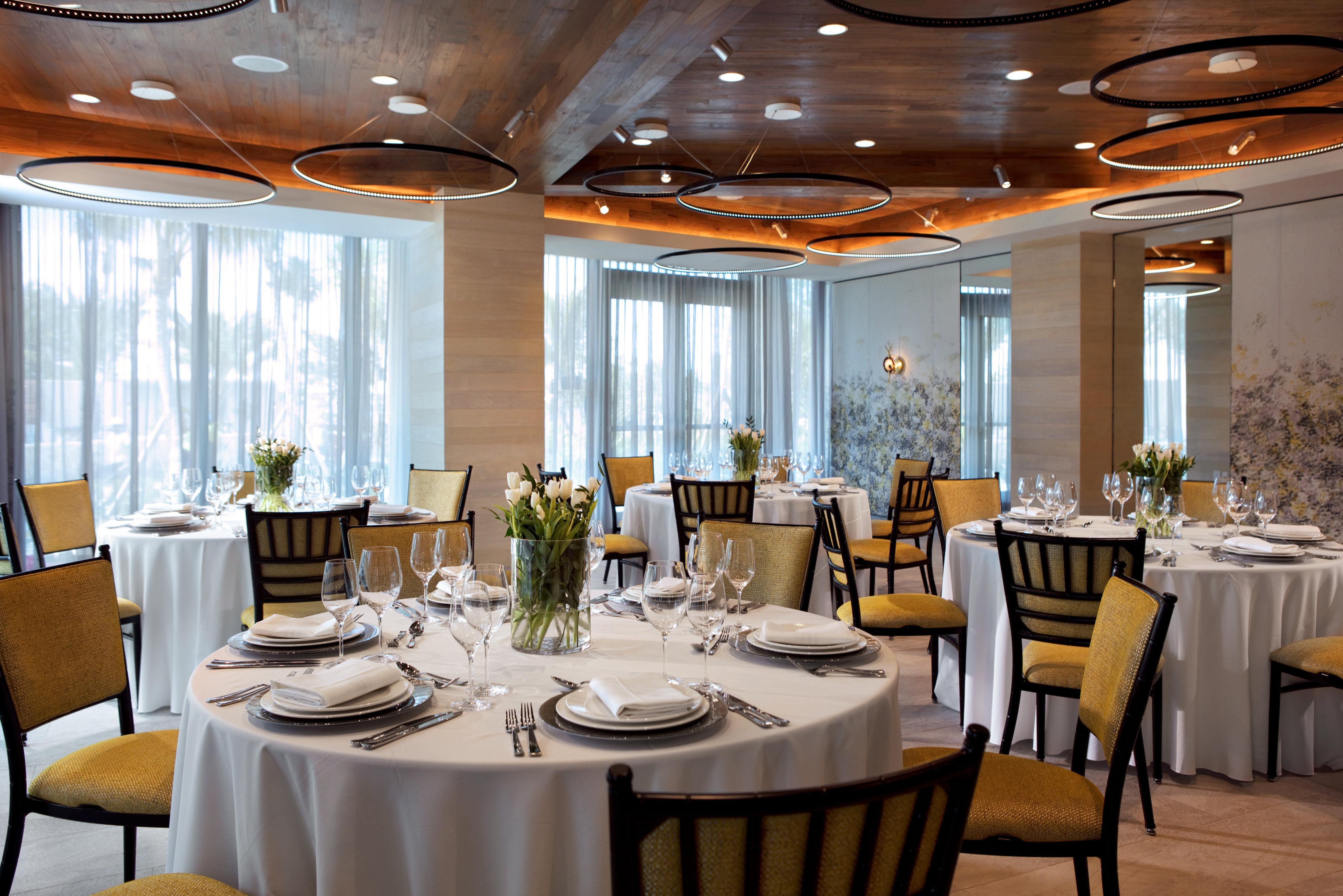 Kimpton Seafire Resort + Spa By Ihg West Bay Exterior photo