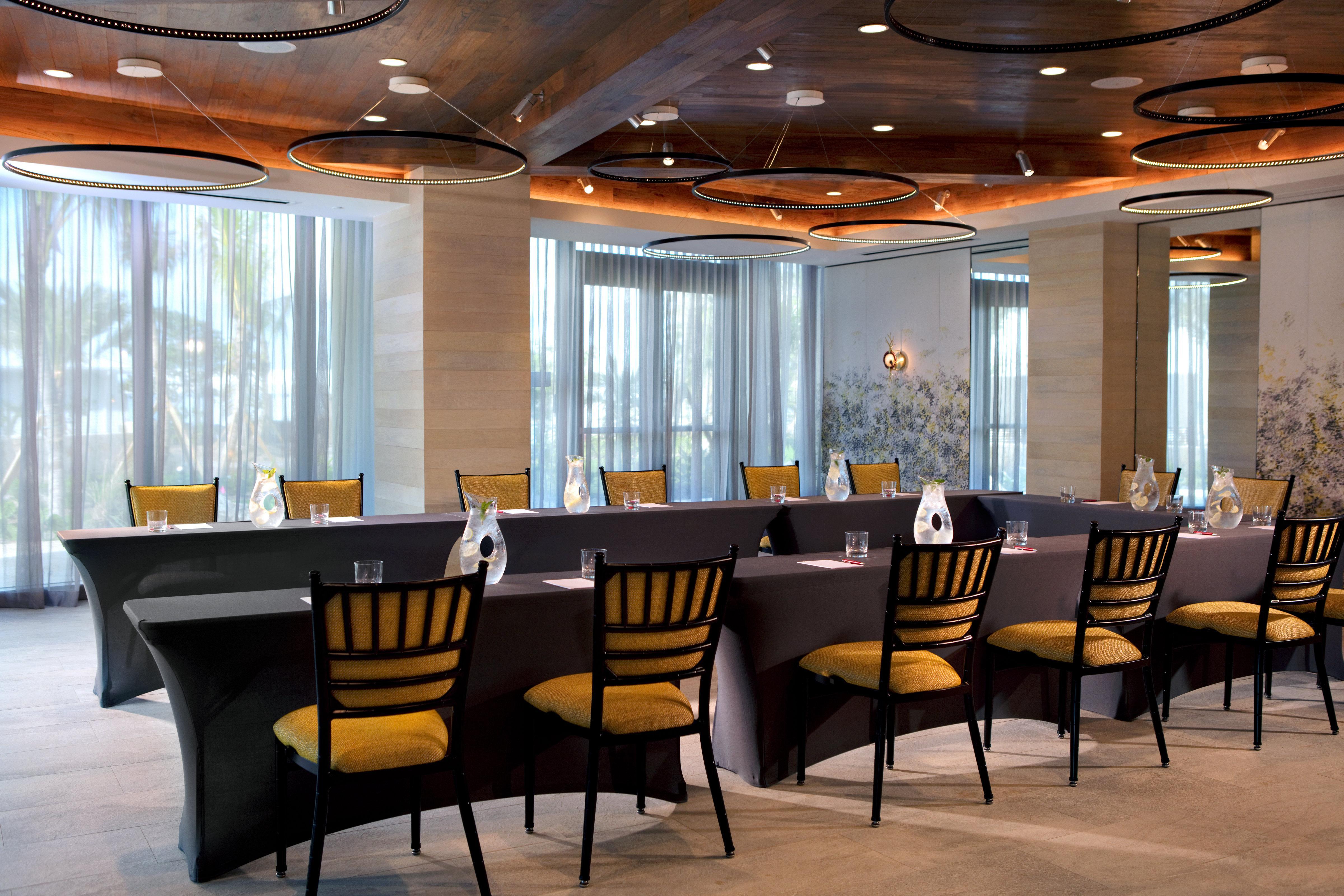 Kimpton Seafire Resort + Spa By Ihg West Bay Exterior photo