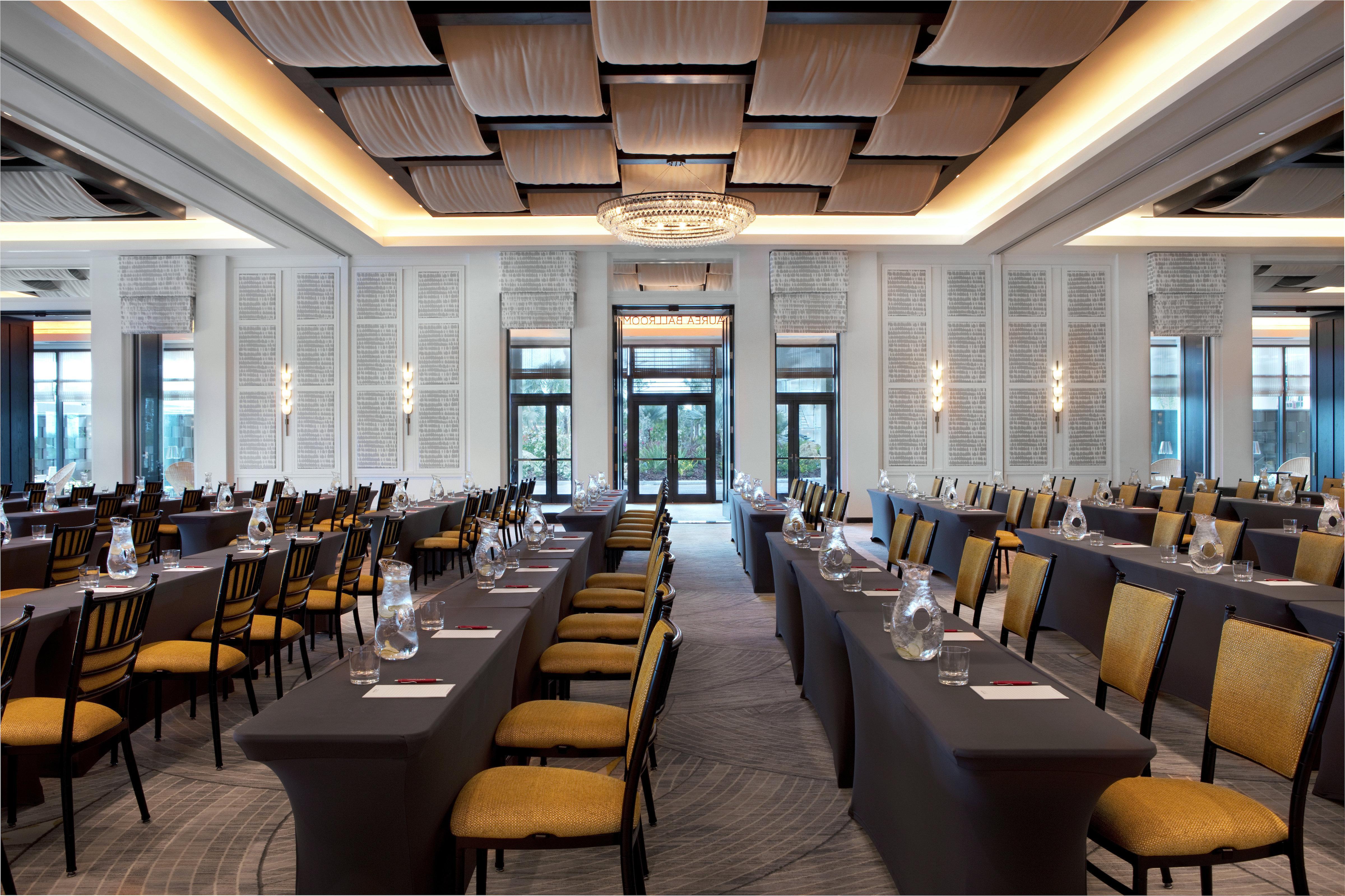 Kimpton Seafire Resort + Spa By Ihg West Bay Exterior photo