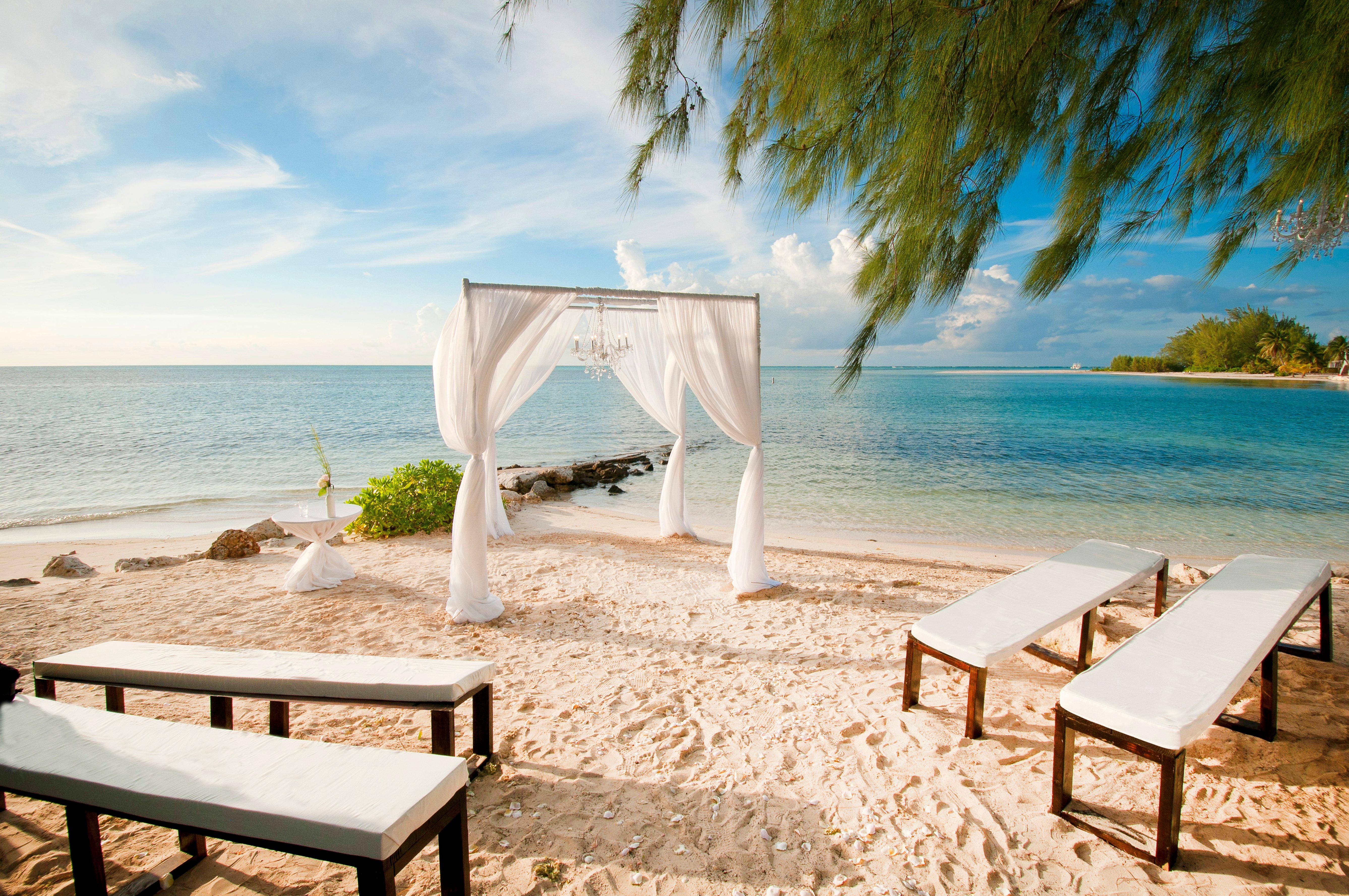 Kimpton Seafire Resort + Spa By Ihg West Bay Exterior photo