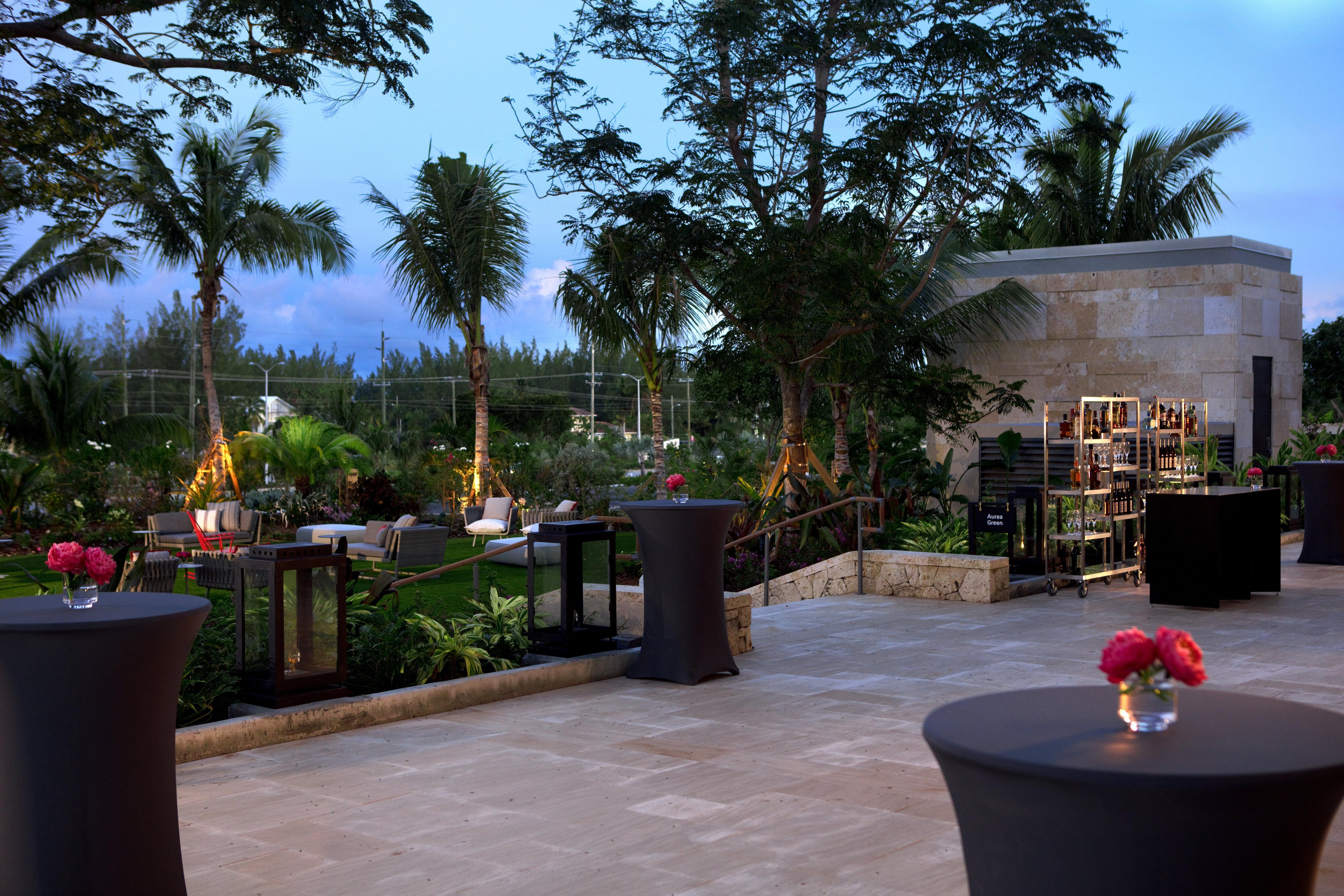 Kimpton Seafire Resort + Spa By Ihg West Bay Exterior photo