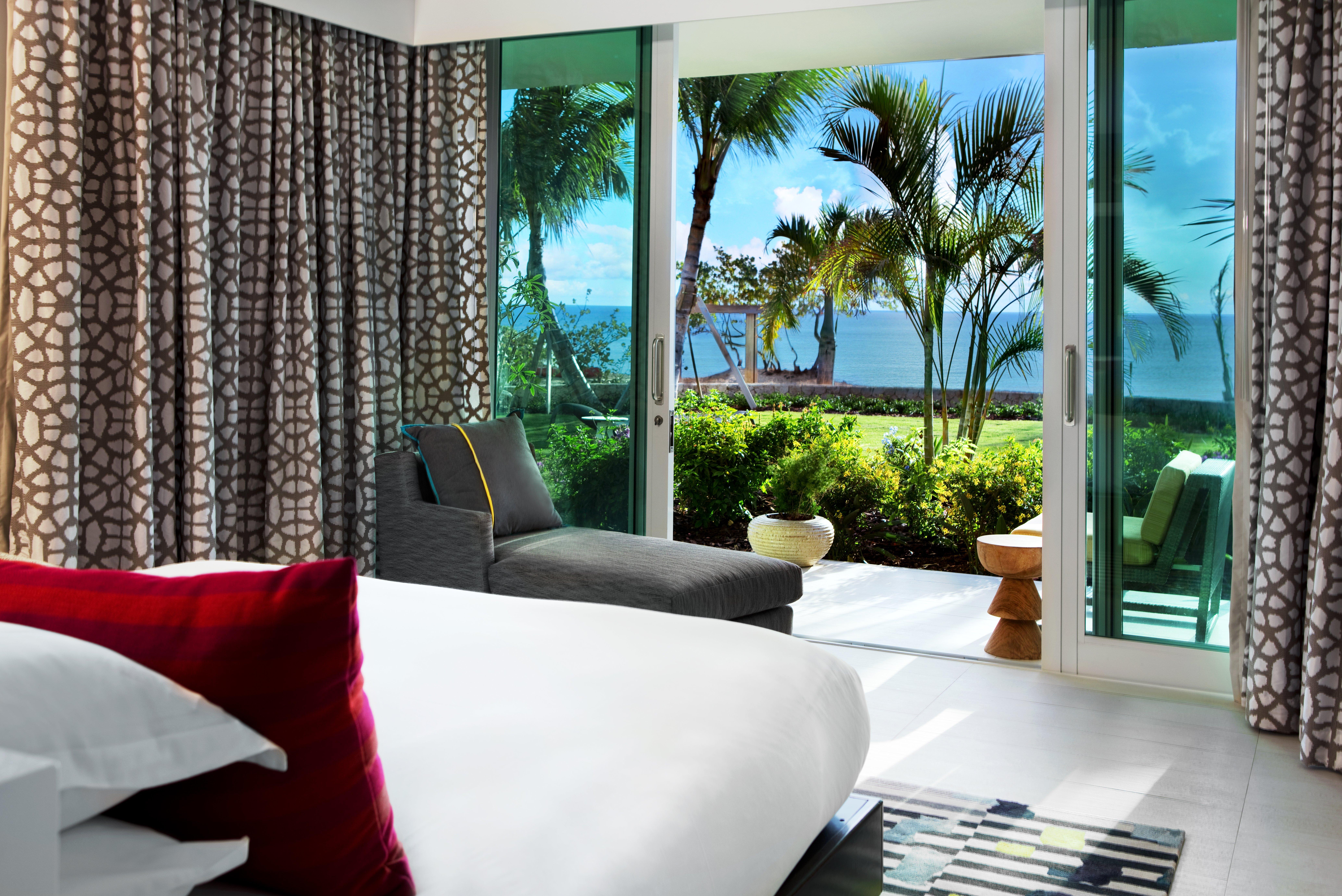 Kimpton Seafire Resort + Spa By Ihg West Bay Exterior photo